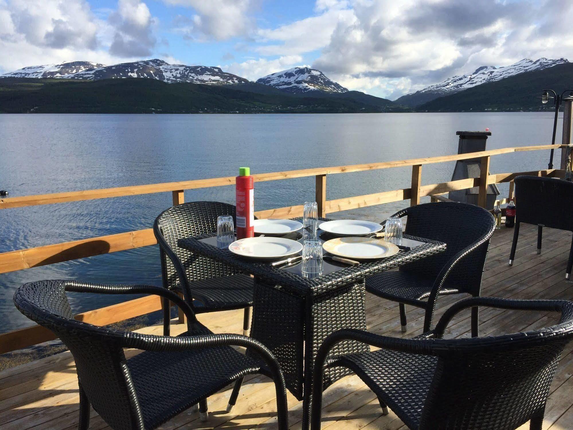 Furoy Hotel Apartments And Boating Sorreisa Екстериор снимка